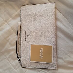 Michael Kors Wristlet